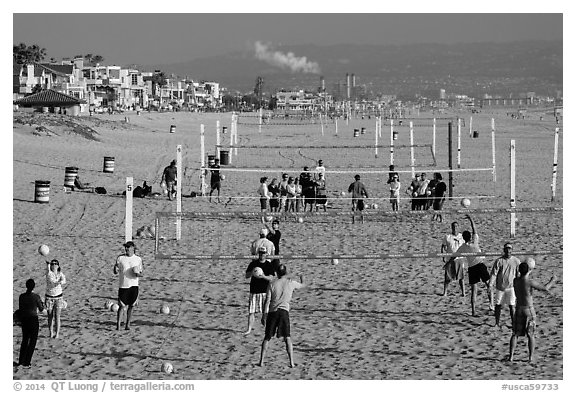 Beach Volleyball class, Manhattan Beach. Los Angeles, California, USA (black and white)