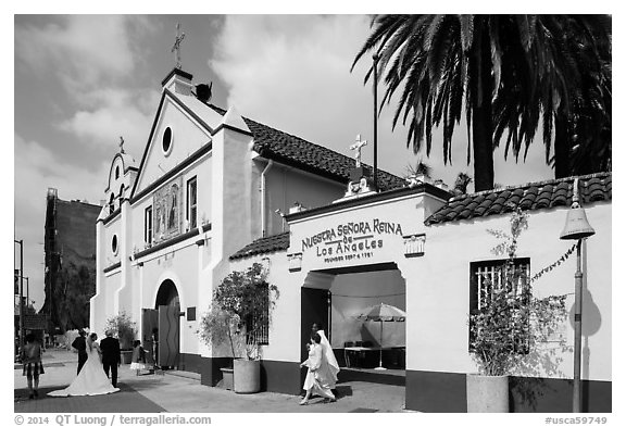 Wedding at Mission Nuestra Senora Reina de Los Angeles. Los Angeles, California, USA (black and white)