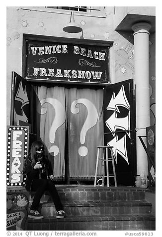 Freak Show, Ocean Front Walk. Venice, Los Angeles, California, USA (black and white)