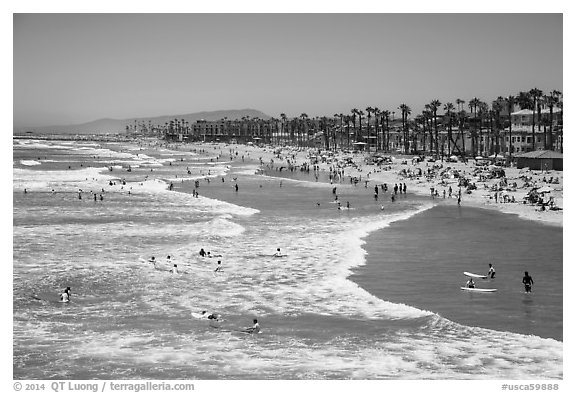 Oceanside beach. California, USA (black and white)