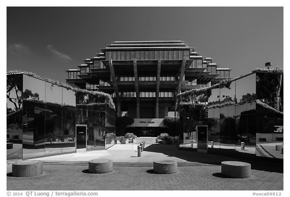 Entrance of Geisel Library, University of California. La Jolla, San Diego, California, USA (black and white)