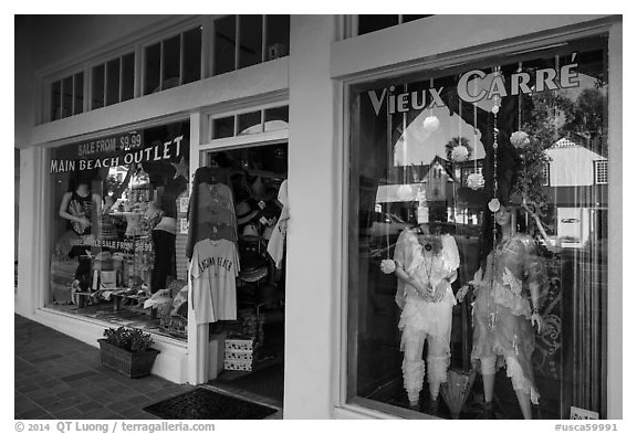 Beach store and reflection. Laguna Beach, Orange County, California, USA (black and white)