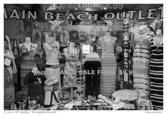 Beachwear storefront. Laguna Beach, Orange County, California, USA (black and white)
