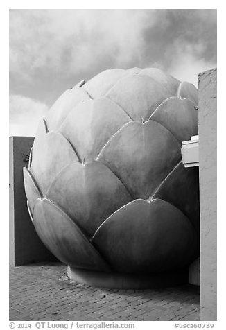 Giant Artichoke, Castroville. California, USA (black and white)