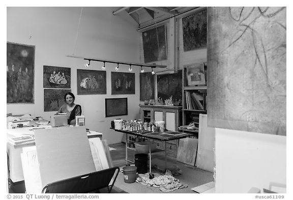 Artist in painting studio. Berkeley, California, USA (black and white)