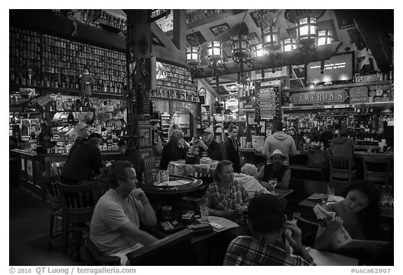 Cameron pub interior. Half Moon Bay, California, USA (black and white)
