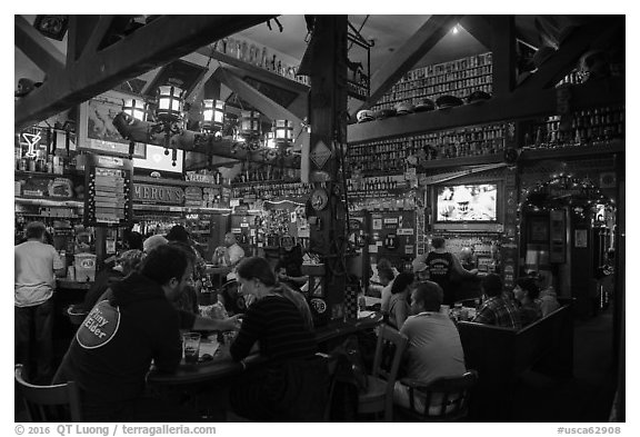 Cameron pub. Half Moon Bay, California, USA (black and white)