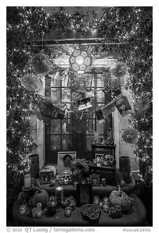 Halloween altar. Petaluma, California, USA (black and white)