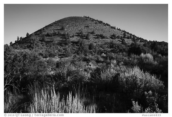 Schonchin Butte. Lava Beds National Monument, California, USA (black and white)
