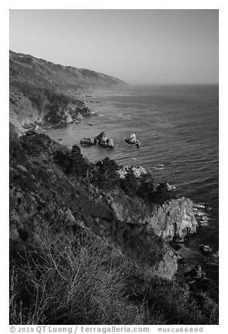 Costline from Partington Point at sunset, Julia Pfeiffer Burns State Park. Big Sur, California, USA (black and white)