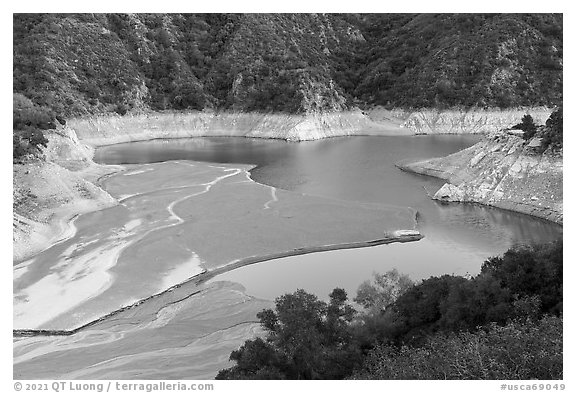 Banks, Moris Reservoir. San Gabriel Mountains National Monument, California, USA (black and white)