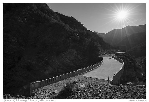 Bridge to Nowhere and sun. San Gabriel Mountains National Monument, California, USA (black and white)