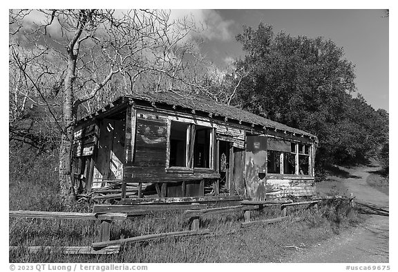 Ruined structure at Spanish Town, Almaden Quicksilver County Park. San Jose, California, USA (black and white)