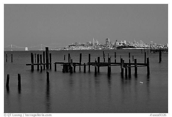 City  seen from Sausalito. San Francisco, California, USA (black and white)