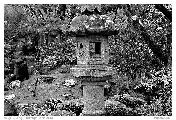 Urn, Japanese Garden, Golden Gate Park. San Francisco, California, USA