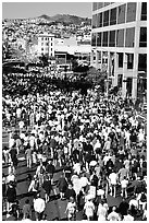 Crowds in the streets during the Bay to Breakers annual race. San Francisco, California, USA ( black and white)