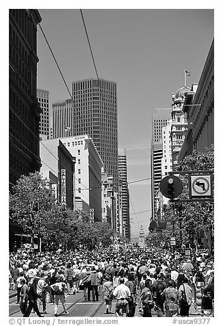 Crowds on Market Avenue during the Gay Parade. San Francisco, California, USA