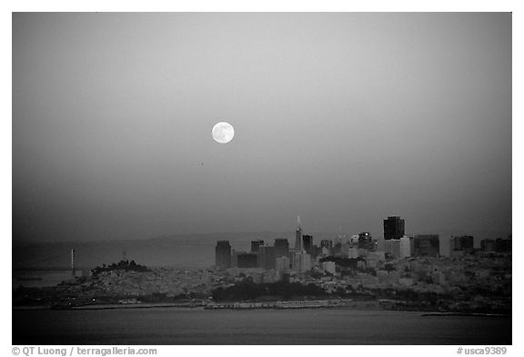 Moonrise over the city. San Francisco, California, USA