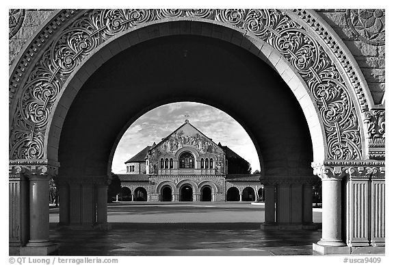 Memorial Chapel through the Quad's arch, early morning. Stanford University, California, USA (black and white)