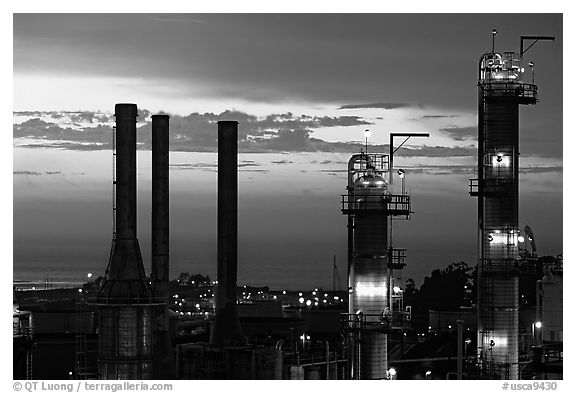 Chimneys of ConocoPhillips Oil Refinery, Rodeo. San Pablo Bay, California, USA (black and white)