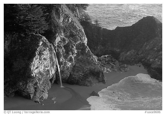 McWay Cove waterfall, late afternoon. Big Sur, California, USA