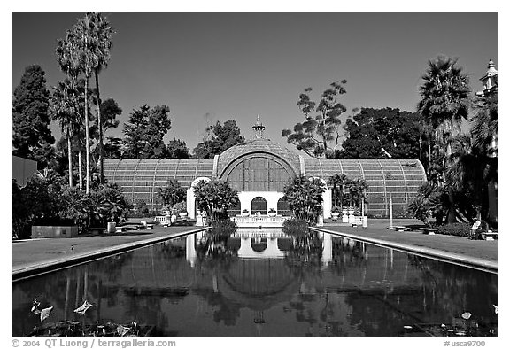 Conservatory of flowers, Balboa Park. San Diego, California, USA (black and white)