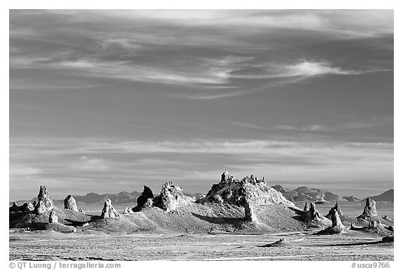 Tufa towers, Trona Pinnacles, late afternoon. California, USA