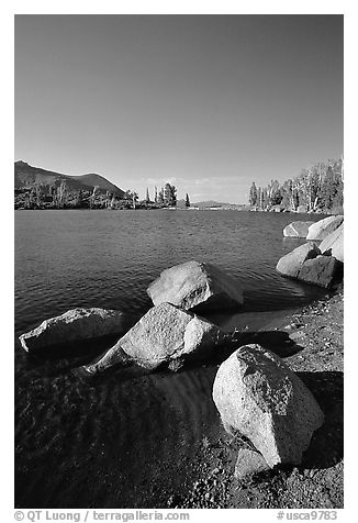 Boulders at the edge of Frog Lake, afternoon. Mokelumne Wilderness, Eldorado National Forest, California, USA