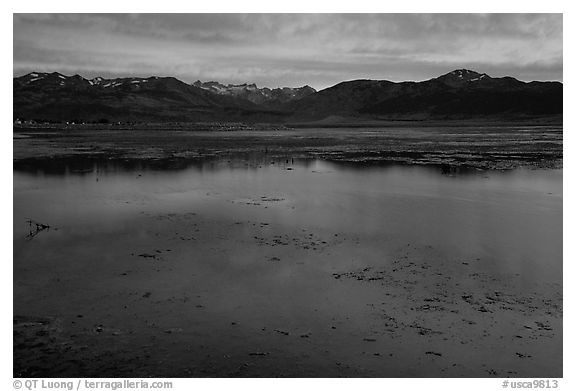 Bridgeport Reservoir, sunset. California, USA