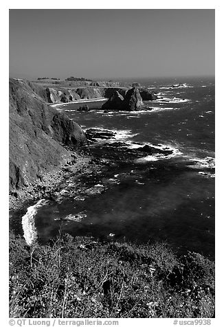 Cliffs and surf near Fort Bragg. Fort Bragg, California, USA (black and white)