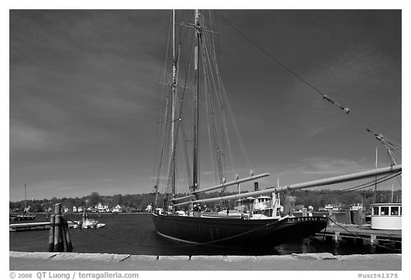 LA Dunton 19th-century fishing schooner. Mystic, Connecticut, USA