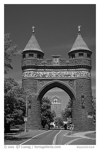 Soldiers and Sailors Memorial Arch, first triumphal arch in the United States. Hartford, Connecticut, USA