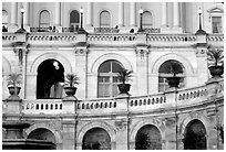 Detail of the facade of the Capitol. Washington DC, USA ( black and white)