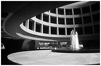 Hirshhorn Museum. Washington DC, USA ( black and white)