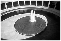 Hirshhorn Museum. Washington DC, USA ( black and white)