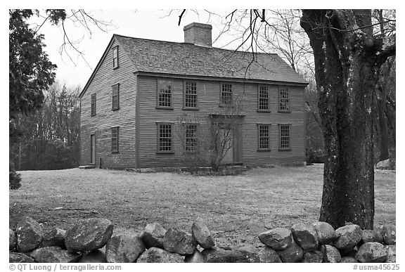 Ebenezer Fiske House in winter, Minute Man National Historical Park. Massachussets, USA (black and white)
