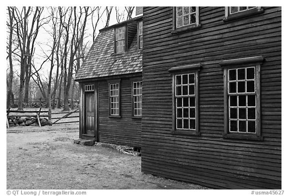 Hartwell Tavern in winter, Minute Man National Historical Park. Massachussets, USA (black and white)