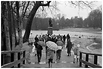 School children and Daniel Chester French statue, Minute Man National Historical Park. Massachussets, USA ( black and white)