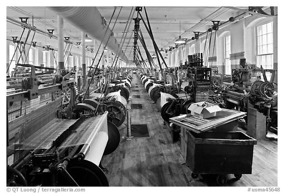 Weave Room, Boott Cottom Mills Museum, Lowell National Historical Park. Massachussets, USA (black and white)