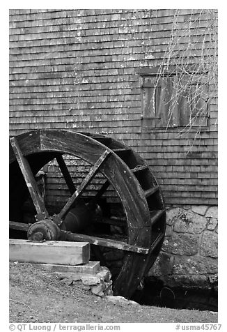 Waterwheel, Dexter Grist Mill, Sandwich. Cape Cod, Massachussets, USA (black and white)