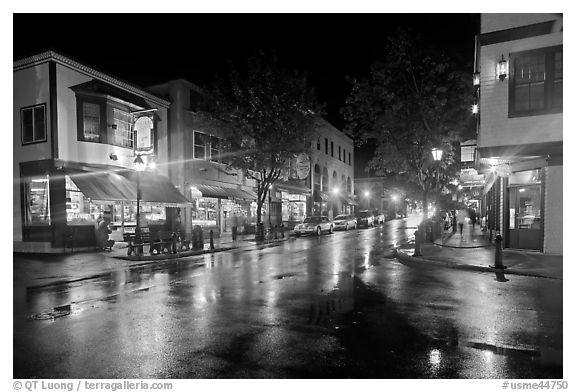 Street corner on rainy night. Bar Harbor, Maine, USA (black and white)