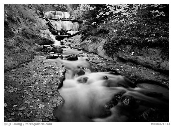 Sable falls in autumn, Pictured Rocks National Lakeshore. Upper Michigan Peninsula, USA