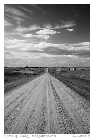 Gravel road. North Dakota, USA
