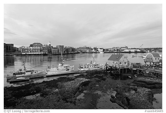 River and Portsmouth skyline. Portsmouth, New Hampshire, USA