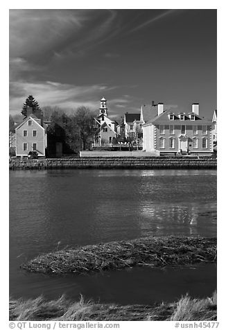 Wentworth-Gardner House and church. Portsmouth, New Hampshire, USA