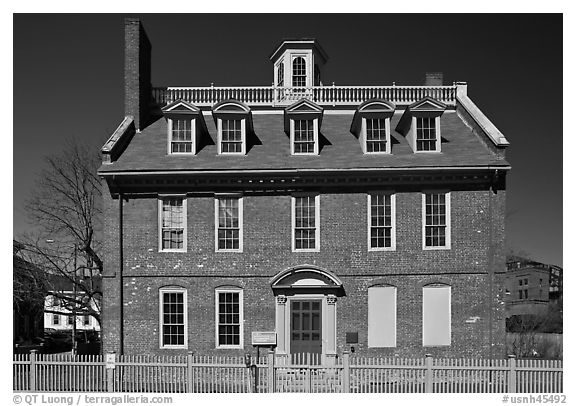 Georgian-style Warner House. Portsmouth, New Hampshire, USA (black and white)