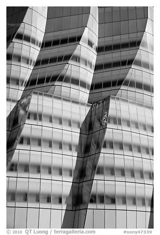 Curves evoking sails in IAC building. NYC, New York, USA (black and white)