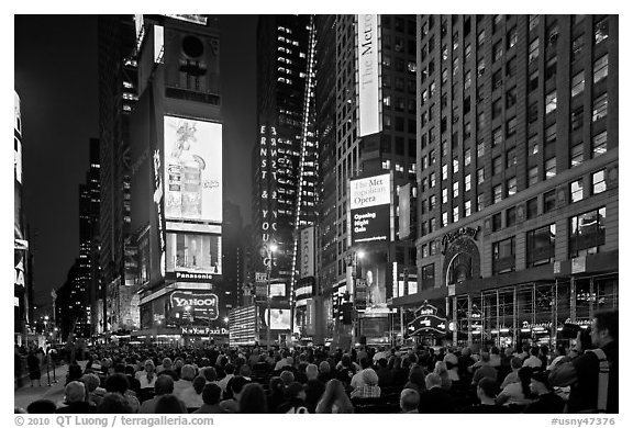 Crowds on Met Opera opening night, Times Square. NYC, New York, USA (black and white)