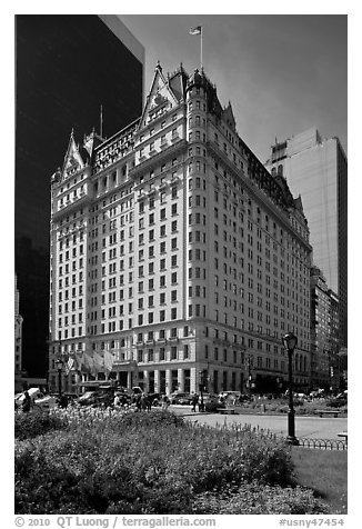 Grand Army Plaza and Plaza Hotel. NYC, New York, USA (black and white)