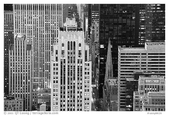 Fifth Avenue and Saint Patrick Cathedra, dusk. NYC, New York, USA